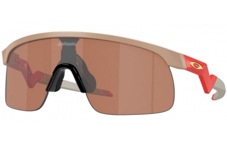 Gafas Junior - Oakley Junior - RESISTOR OJ9010 - 9010-17  MATTE TERRAIN TAN // PRIZM TUNGSTEN