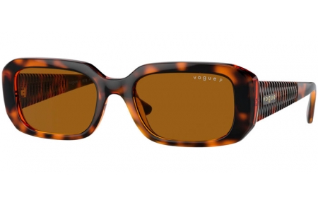 Gafas de Sol - Vogue eyewear - VO5565S - W65683  DARK HAVANA // DARK BROWN POLARIZED