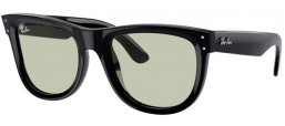 Lunettes de soleil - Ray-Ban® - Ray-Ban® RBR0502S WAYFARER REVERSE - 6677/2 BLACK // LIGHT GREEN